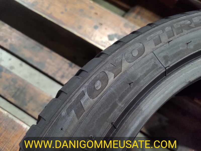 1 Gomma usata 205 45 17 Pneumatici 4 Stagioni TOYO 1 Gomma usata 205 45 17 Pneumatici 4 Stagioni TOYO