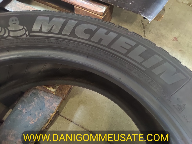 4 Gomme usate 205 55 19 Pneumatici Invernali MICHELIN 4 Gomme usate 205 55 19 Pneumatici Invernali MICHELIN