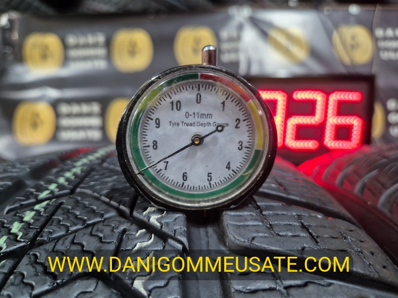 4 Gomme usate 245 50 19 RUN FLAT Pneumatici Invernali PIRELLI 4 Gomme usate 245 50 19 RUN FLAT Pneumatici Invernali PIRELLI