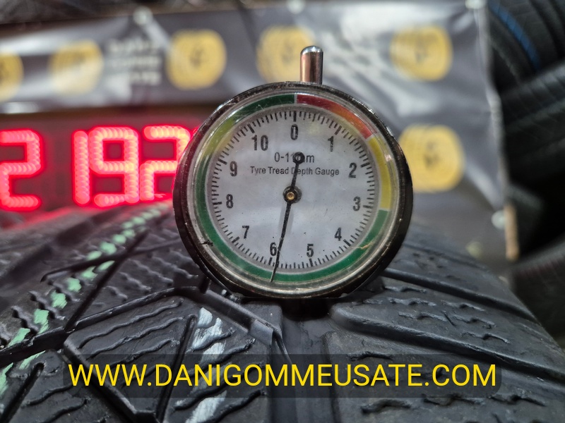 4 Gomme usate 245 50 19 RUN FLAT Pneumatici Invernali PIRELLI 4 Gomme usate 245 50 19 RUN FLAT Pneumatici Invernali PIRELLI