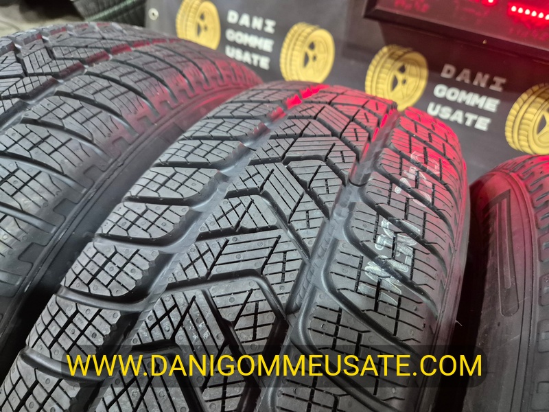 4 Gomme nuove 215 60 17 Pneumatici Invernali PIRELLI 4 Gomme nuove 215 60 17 Pneumatici Invernali PIRELLI