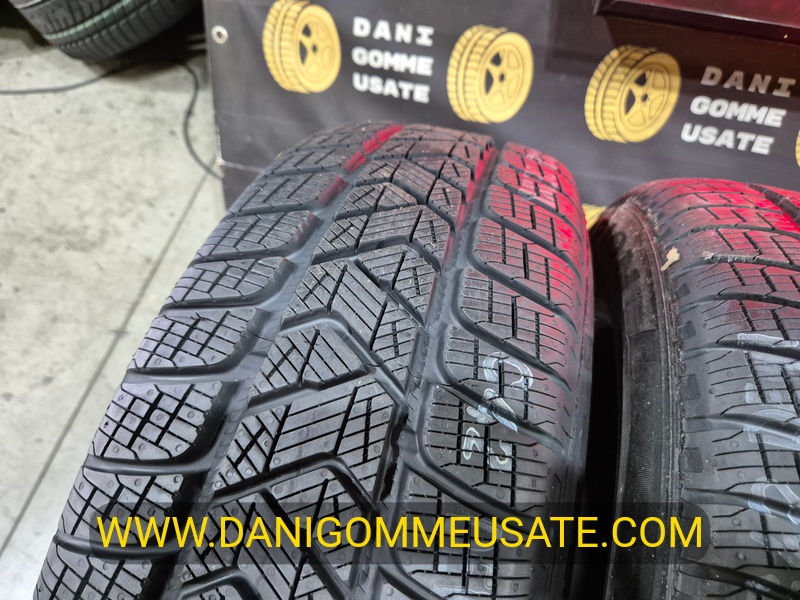 4 Gomme nuove 215 60 17 Pneumatici Invernali PIRELLI 4 Gomme nuove 215 60 17 Pneumatici Invernali PIRELLI