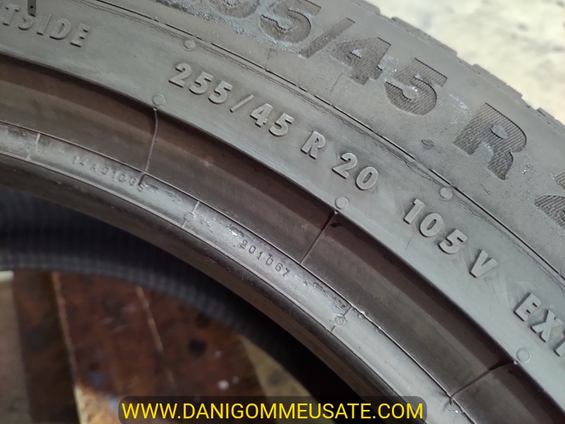 2 Gomme usate 255 45 20 Pneumatici Invernali CONTINENTAL 2 Gomme usate 255 45 20 Pneumatici Invernali CONTINENTAL