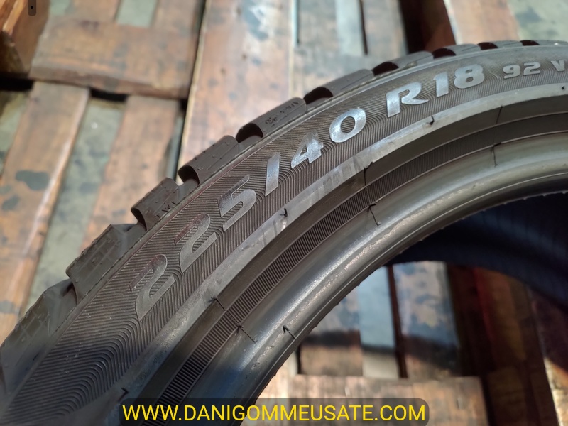 2 Gomme usate 225 40 18 Pneumatici Invernali PIRELLI 2 Gomme usate 225 40 18 Pneumatici Invernali PIRELLI