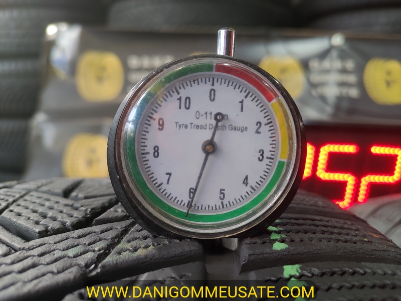 4 Gomme usate 255 45 20 Pneumatici Invernali TRACMAX 4 Gomme usate 255 45 20 Pneumatici Invernali TRACMAX