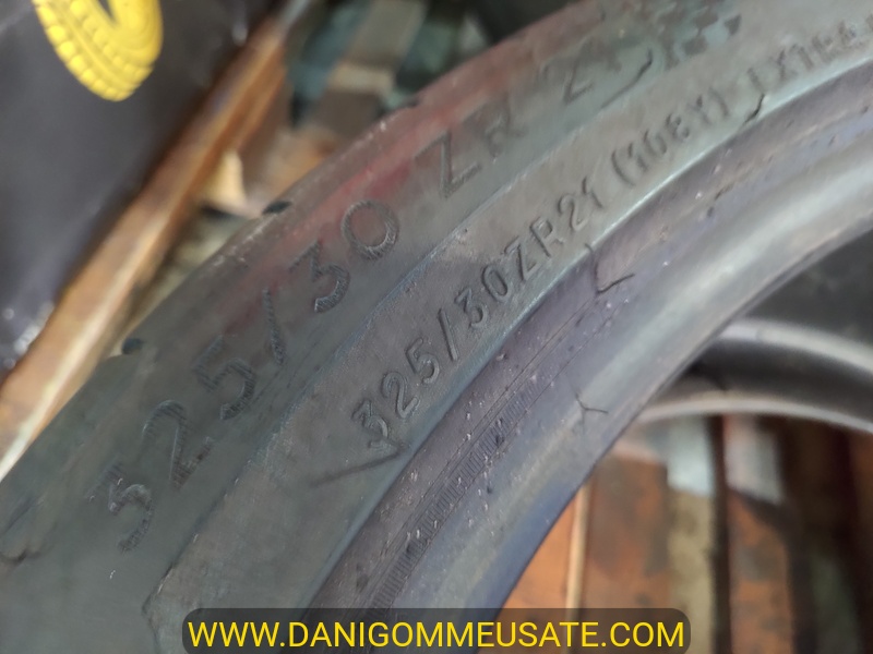 1 Gomma usata 325 30 21 Pneumatici Estivi MICHELIN 1 Gomma usata 325 30 21 Pneumatici Estivi MICHELIN
