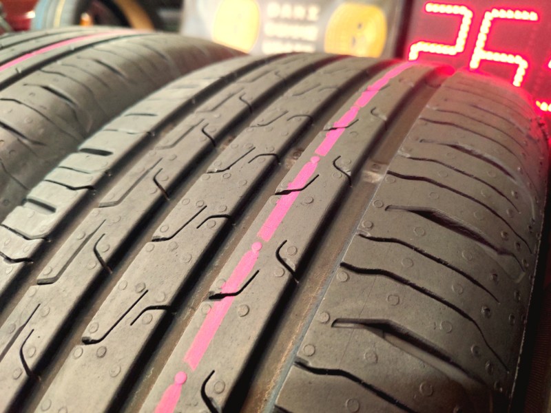 4 Gomme usate 205 55 17 Pneumatici Estivi CONTINENTAL 4 Gomme usate 205 55 17 Pneumatici Estivi CONTINENTAL