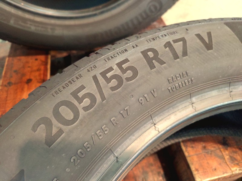 4 Gomme usate 205 55 17 Pneumatici Estivi CONTINENTAL 4 Gomme usate 205 55 17 Pneumatici Estivi CONTINENTAL