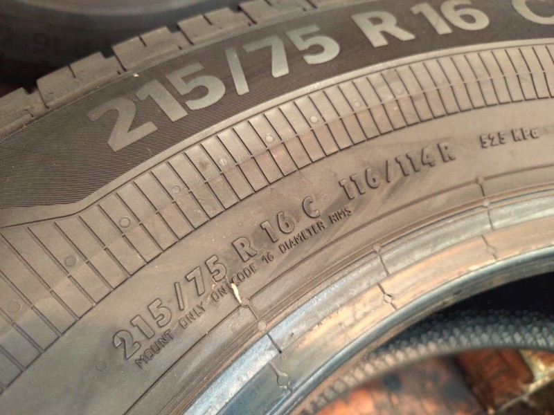 4 Gomme nuove 215 75 16 C Pneumatici Estivi CONTINENTAL 4 Gomme nuove 215 75 16 C Pneumatici Estivi CONTINENTAL