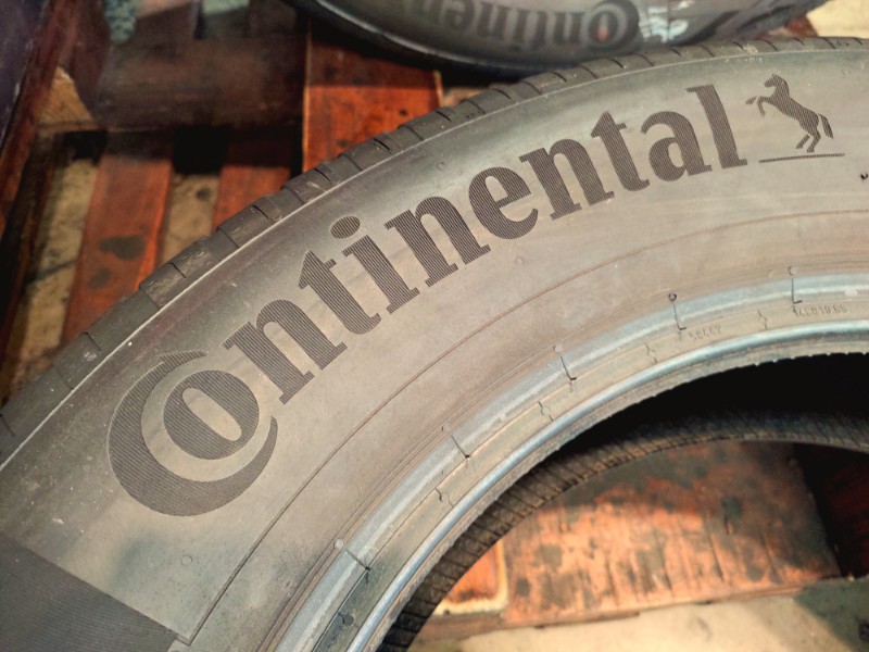 4 Gomme usate 215 65 17 Pneumatici Estivi CONTINENTAL 4 Gomme usate 215 65 17 Pneumatici Estivi CONTINENTAL