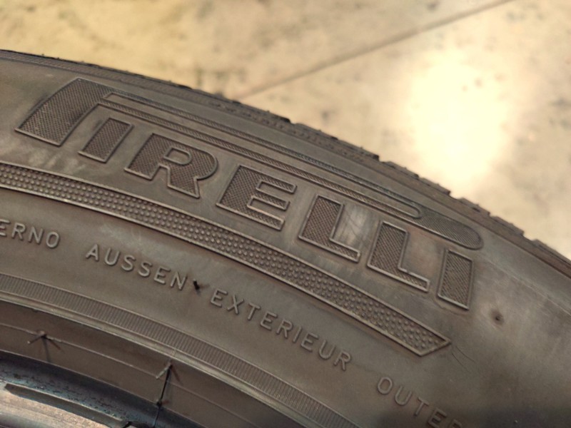 2 Gomme usate 235 60 18 Pneumatici Estivi PIRELLI 2 Gomme usate 235 60 18 Pneumatici Estivi PIRELLI