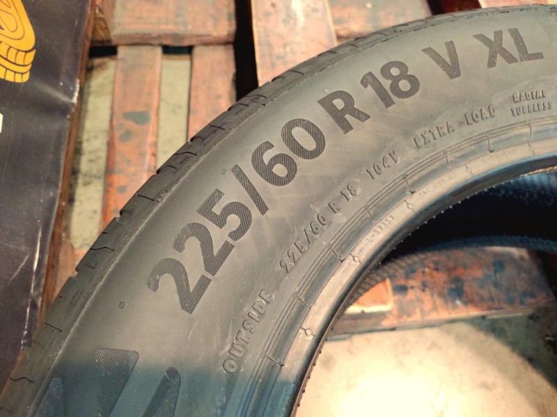 4 Gomme nuove 225 60 18 Pneumatici Estivi CONTINENTAL 4 Gomme nuove 225 60 18 Pneumatici Estivi CONTINENTAL