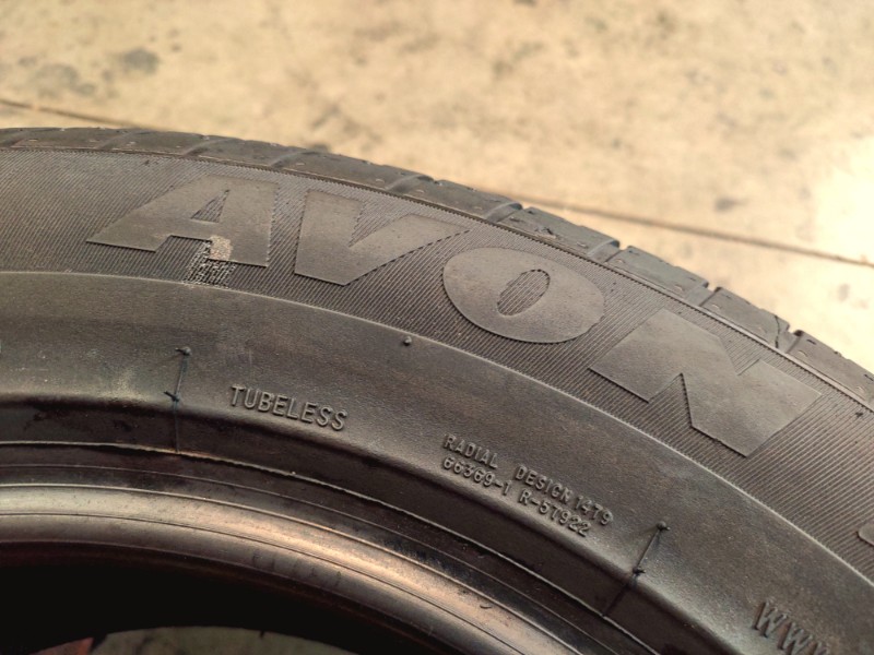 4 Gomme usate 205 60 15 Pneumatici Estivi AVON 4 Gomme usate 205 60 15 Pneumatici Estivi AVON