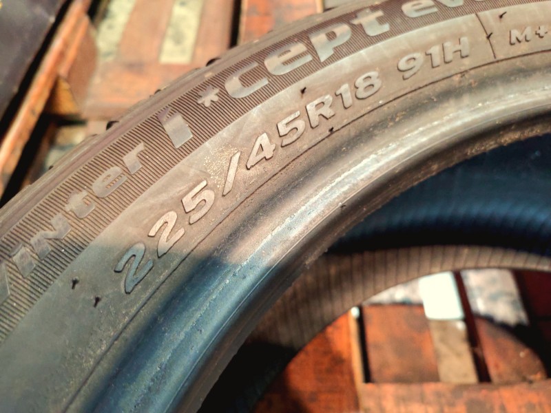2 Gomme usate 225 45 18 Pneumatici Invernali HANKOOK 2 Gomme usate 225 45 18 Pneumatici Invernali HANKOOK