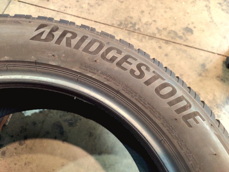 4 Gomme usate 235 55 18 Pneumatici Invernali BRIDGESTONE 4 Gomme usate 235 55 18 Pneumatici Invernali BRIDGESTONE