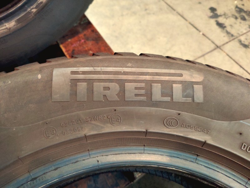 4 Gomme usate 205 65 16 Pneumatici Invernali PIRELLI 4 Gomme usate 205 65 16 Pneumatici Invernali PIRELLI