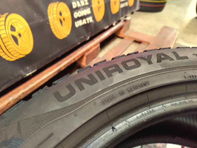 2 Gomme usate 225 45 17 Pneumatici Invernali UNIROYAL 2 Gomme usate 225 45 17 Pneumatici Invernali UNIROYAL