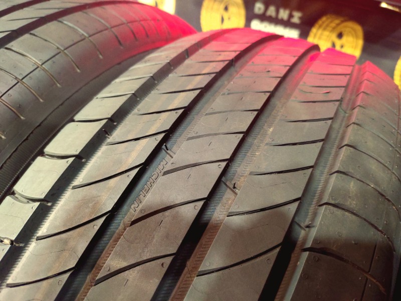 4 Gomme nuove 215 60 16 Pneumatici Estivi MICHELIN 4 Gomme nuove 215 60 16 Pneumatici Estivi MICHELIN