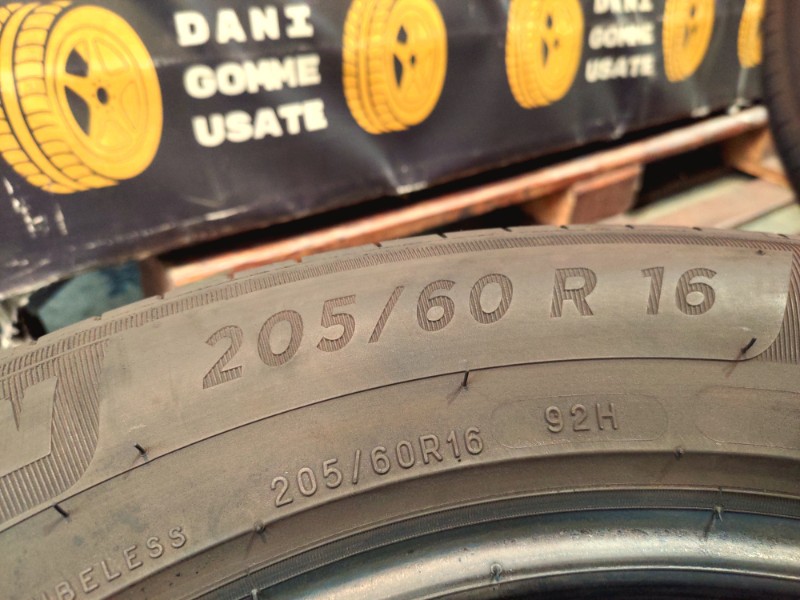 4 Gomme usate 205 60 16 Pneumatici Estivi MICHELIN 4 Gomme usate 205 60 16 Pneumatici Estivi MICHELIN