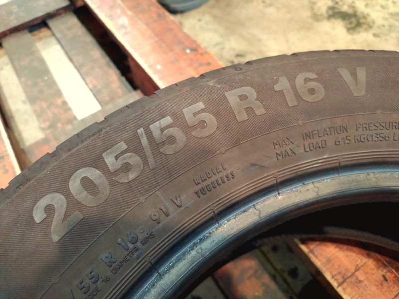 2 Gomme usate 205 55 16 Pneumatici Estivi CONTINENTAL 2 Gomme usate 205 55 16 Pneumatici Estivi CONTINENTAL