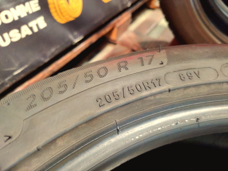 4 Gomme usate 205 50 17 Pneumatici Estivi MICHELIN 4 Gomme usate 205 50 17 Pneumatici Estivi MICHELIN