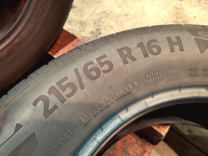 4 Gomme usate 215 65 16 Pneumatici Estivi CONTINENTAL 4 Gomme usate 215 65 16 Pneumatici Estivi CONTINENTAL
