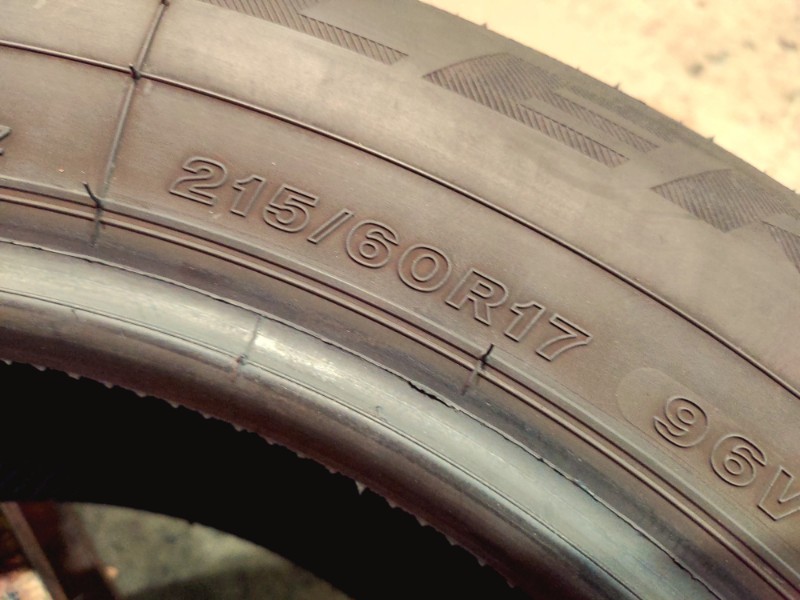 2 Gomme usate 215 60 17 Pneumatici Estivi BRIDGESTONE 2 Gomme usate 215 60 17 Pneumatici Estivi BRIDGESTONE