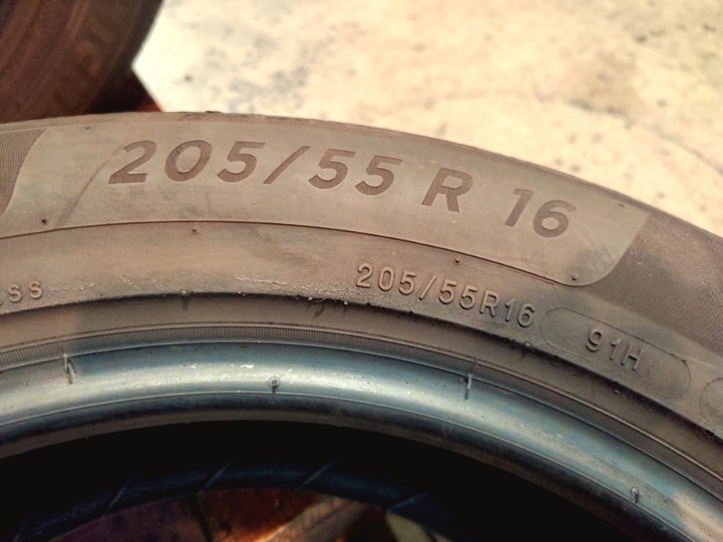 4 Gomme usate 205 55 16 Pneumatici Estivi MICHELIN 4 Gomme usate 205 55 16 Pneumatici Estivi MICHELIN
