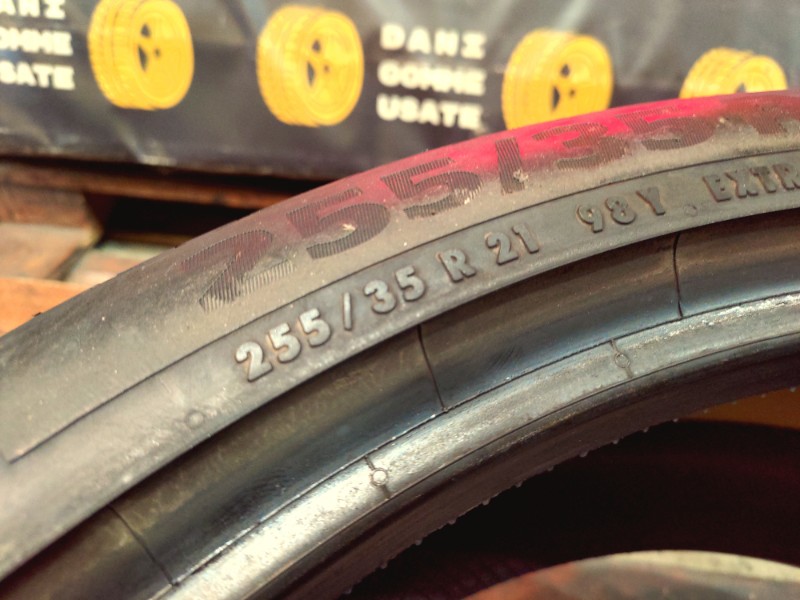 4 Gomme usate 255 35 21 Pneumatici Estivi CONTINENTAL 4 Gomme usate 255 35 21 Pneumatici Estivi CONTINENTAL