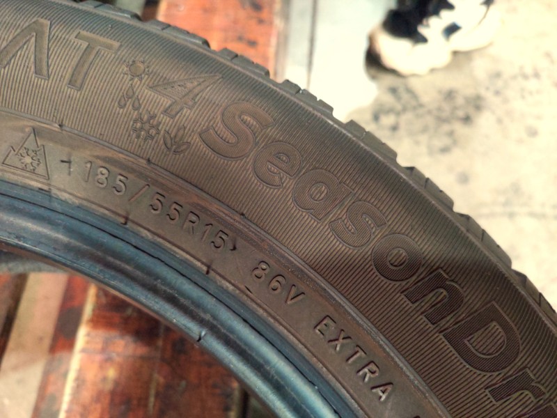 2 Gomme usate 185 55 15 Pneumatici 4 Stagioni CEAT 2 Gomme usate 185 55 15 Pneumatici 4 Stagioni CEAT