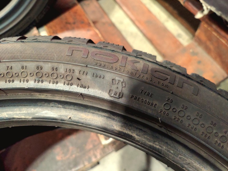 4 Gomme usate 195 45 16 Pneumatici Invernali NOKIAN 4 Gomme usate 195 45 16 Pneumatici Invernali NOKIAN