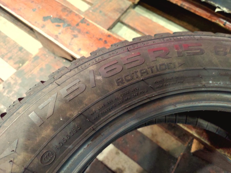 2 Gomme usate 175 65 15 Pneumatici Invernali NOKIAN 2 Gomme usate 175 65 15 Pneumatici Invernali NOKIAN