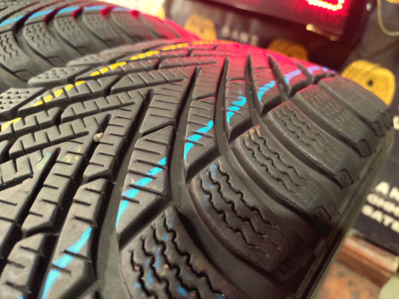 4 Gomme usate 215 60 17 Pneumatici Invernali PIRELLI 4 Gomme usate 215 60 17 Pneumatici Invernali PIRELLI