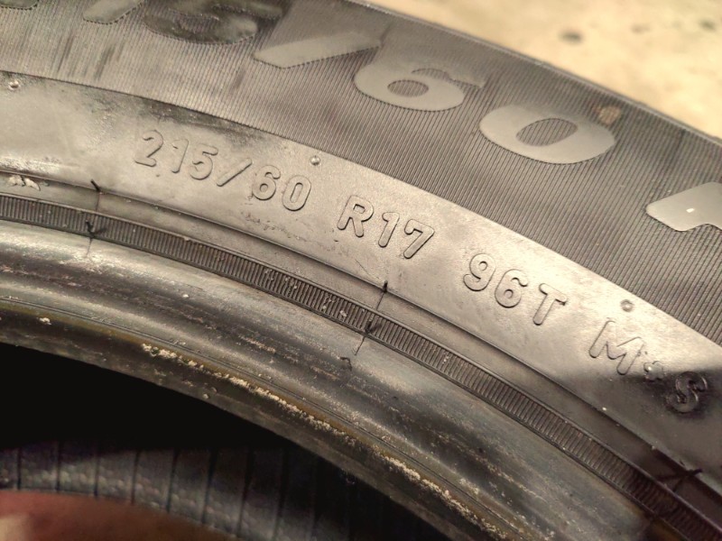 4 Gomme usate 215 60 17 Pneumatici Invernali PIRELLI 4 Gomme usate 215 60 17 Pneumatici Invernali PIRELLI