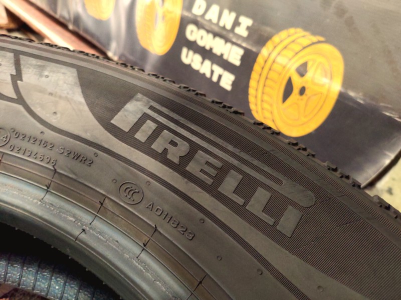 4 Gomme usate 225 60 18 Pneumatici Invernali PIRELLI 4 Gomme usate 225 60 18 Pneumatici Invernali PIRELLI