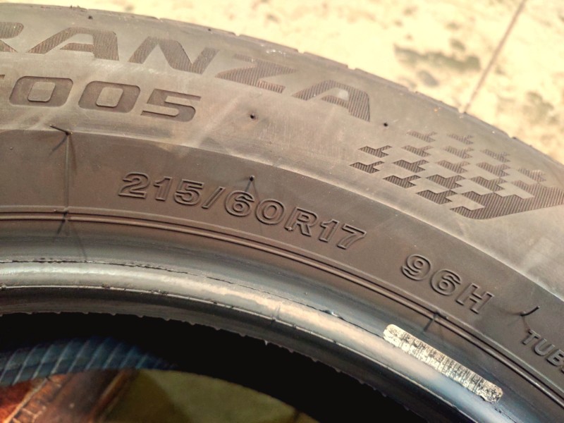 4 Gomme usate 215 60 17 Pneumatici Estivi BRIDGESTONE 4 Gomme usate 215 60 17 Pneumatici Estivi BRIDGESTONE