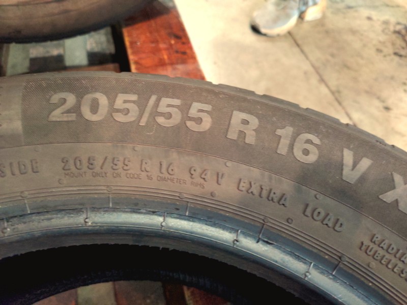 2 Gomme usate 205 55 16 Pneumatici Estivi CONTINENTAL 2 Gomme usate 205 55 16 Pneumatici Estivi CONTINENTAL
