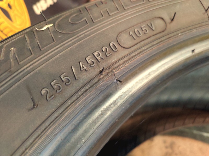 4 Gomme usate 255 45 20 Pneumatici Estivi MICHELIN 4 Gomme usate 255 45 20 Pneumatici Estivi MICHELIN
