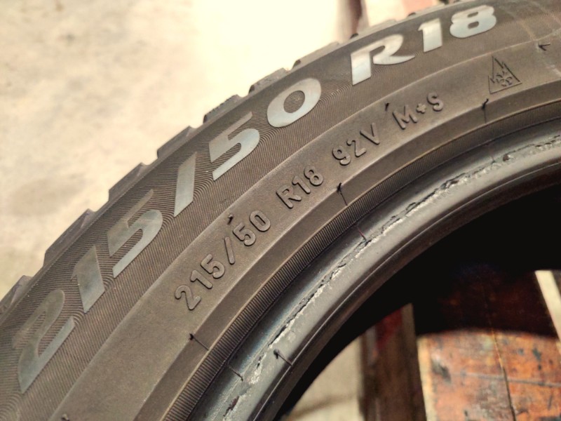 4 Gomme usate 215 50 18 Pneumatici Invernali PIRELLI 4 Gomme usate 215 50 18 Pneumatici Invernali PIRELLI
