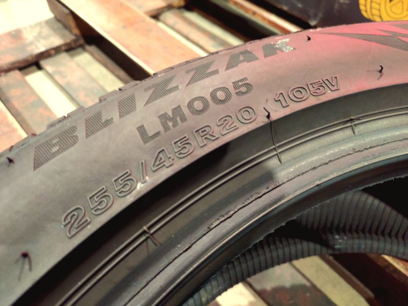 2 Gomme usate 255 45 20 Pneumatici Invernali BRIDGESTONE 2 Gomme usate 255 45 20 Pneumatici Invernali BRIDGESTONE