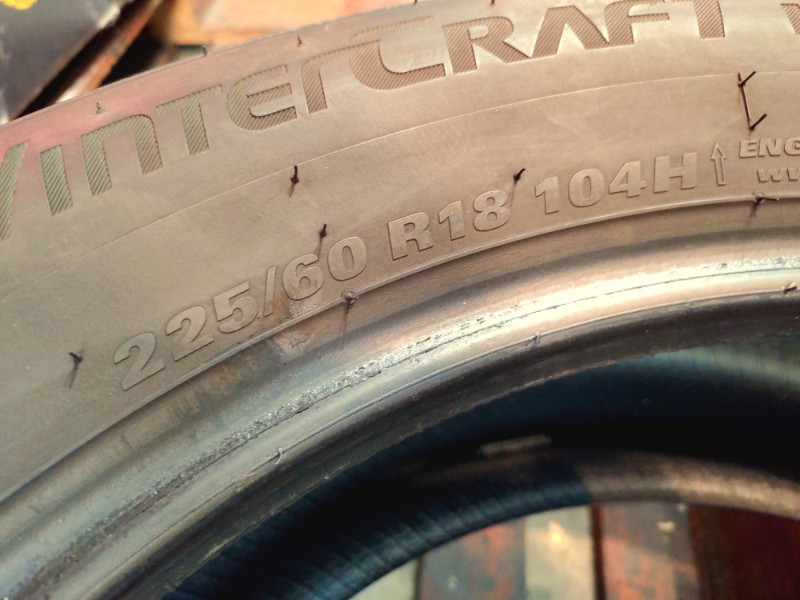 2 Gomme usate 225 60 18 Pneumatici Invernali KUMHO 2 Gomme usate 225 60 18 Pneumatici Invernali KUMHO