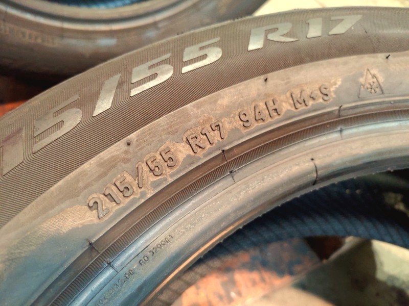 4 Gomme usate 215 55 17 Pneumatici Invernali PIRELLI 4 Gomme usate 215 55 17 Pneumatici Invernali PIRELLI
