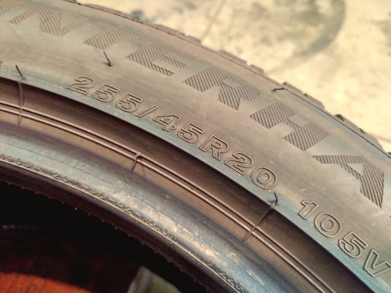 2 Gomme usate 255 45 20 Pneumatici Invernali FIRESTONE 2 Gomme usate 255 45 20 Pneumatici Invernali FIRESTONE