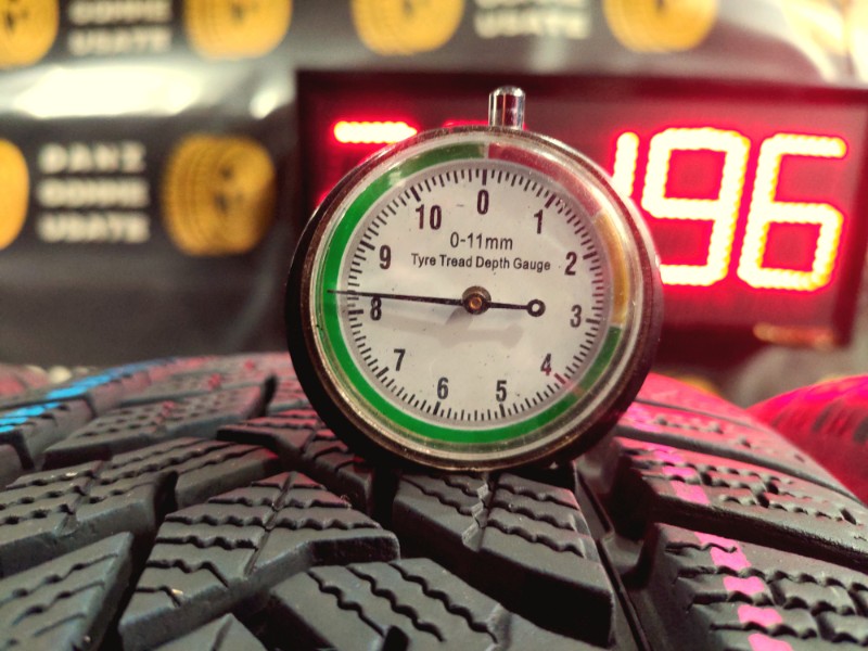 4 Gomme usate 205 50 17 Pneumatici Invernali DUNLOP 4 Gomme usate 205 50 17 Pneumatici Invernali DUNLOP