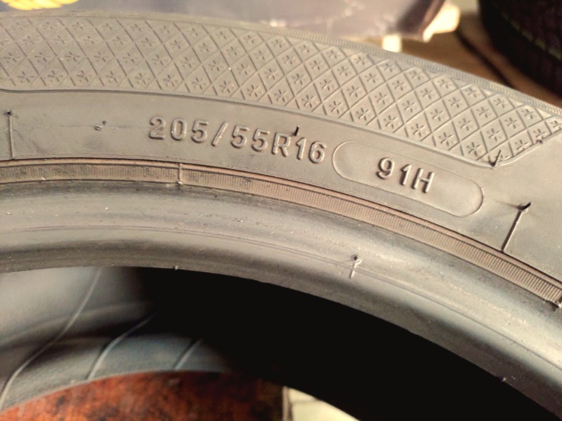 2 Gomme usate 205 55 16 Pneumatici Invernali KLEBER 2 Gomme usate 205 55 16 Pneumatici Invernali KLEBER