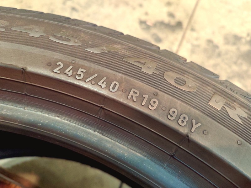 2 Gomme usate 245 40 19 Pneumatici Estivi PIRELLI 2 Gomme usate 245 40 19 Pneumatici Estivi PIRELLI