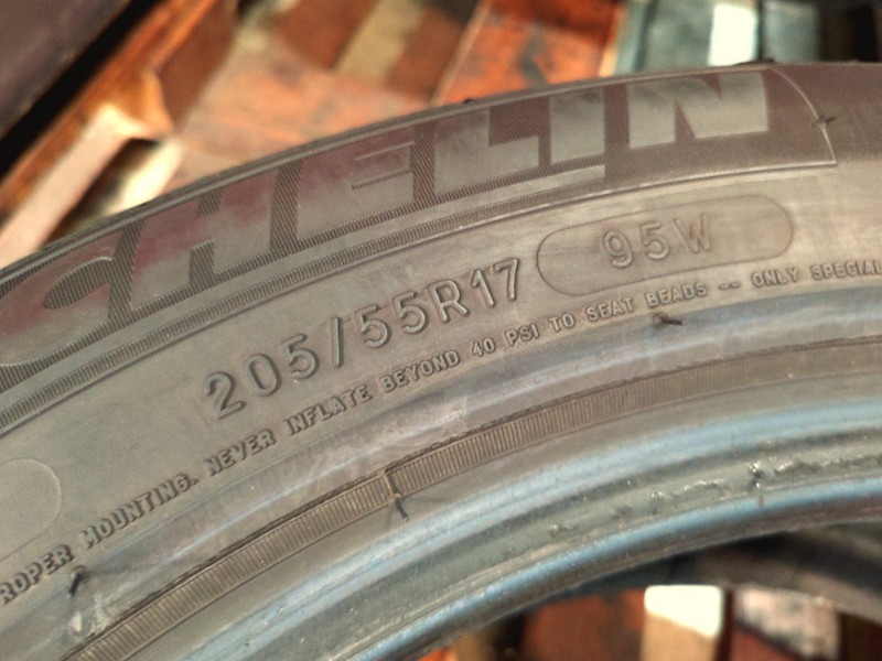 2 Gomme usate 205 55 17 RUN FLAT Pneumatici Estivi MICHELIN 2 Gomme usate 205 55 17 RUN FLAT Pneumatici Estivi MICHELIN