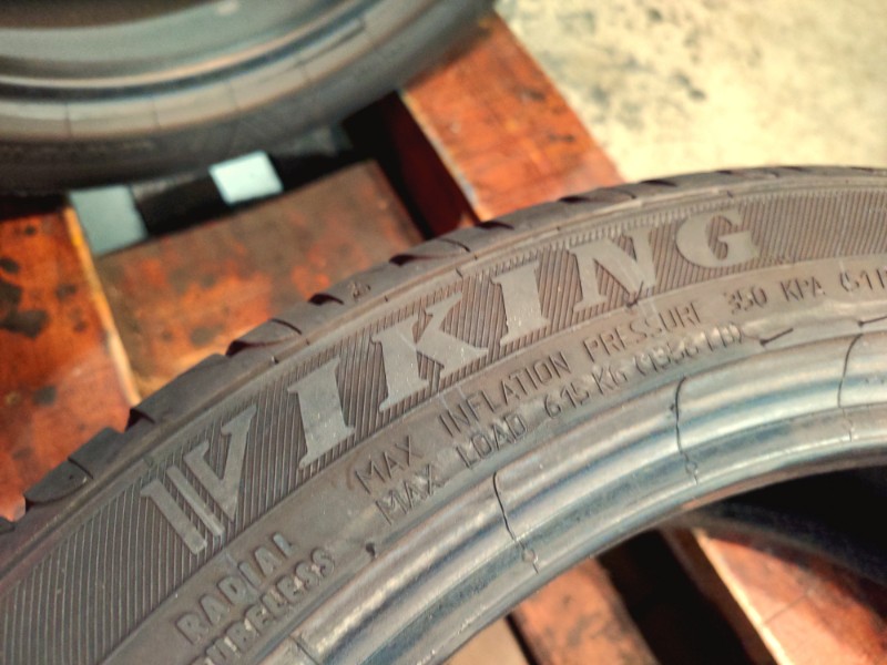 2 Gomme usate 215 45 17 Pneumatici Estivi VIKING 2 Gomme usate 215 45 17 Pneumatici Estivi VIKING