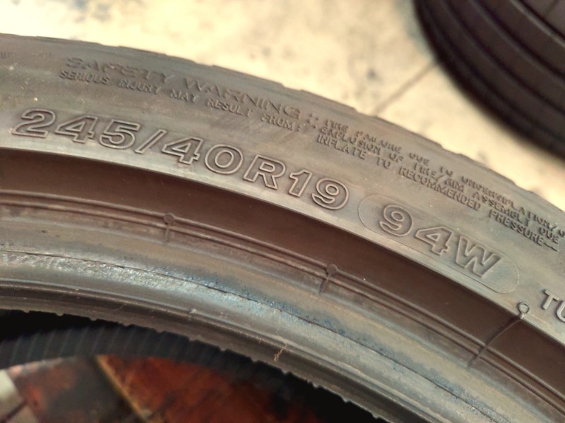 2 Gomme usate 245 40 19 Pneumatici Estivi BRIDGESTONE 2 Gomme usate 245 40 19 Pneumatici Estivi BRIDGESTONE