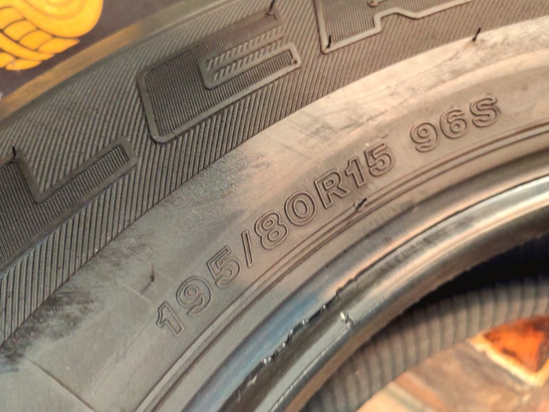 4 Gomme usate 195 80 15 Pneumatici 4 Stagioni BRIDGESTONE 4 Gomme usate 195 80 15 Pneumatici 4 Stagioni BRIDGESTONE